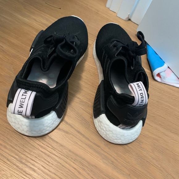 Adidas boost shoes - Picture 2 of 3